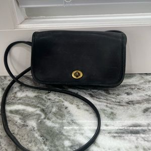 Vintage Coach Black Leather Crossbody Purse No.016-7170